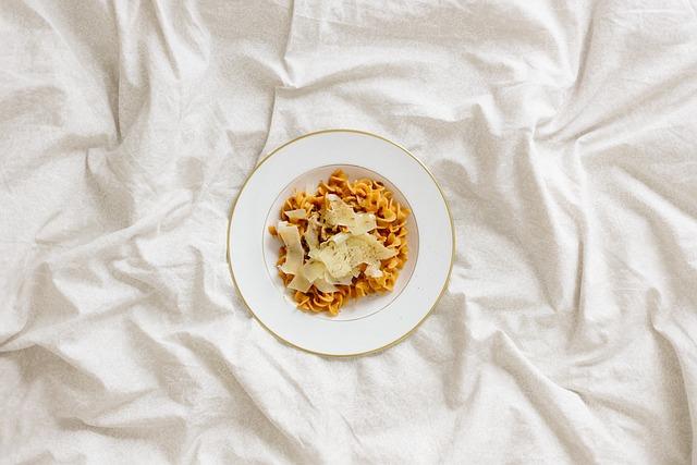 What Are the Best Types of Bed Sheets to Buy for Comfortable, Sleepless Nights